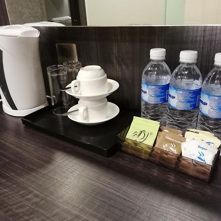 Ease Hotel Кота Кинабалу Екстериор снимка
