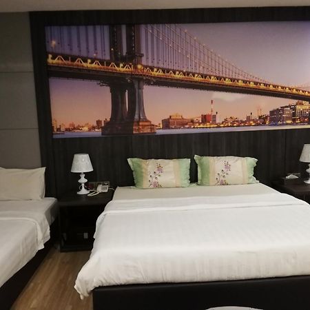 Ease Hotel Кота Кинабалу Екстериор снимка