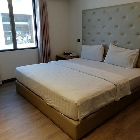 Ease Hotel Кота Кинабалу Екстериор снимка