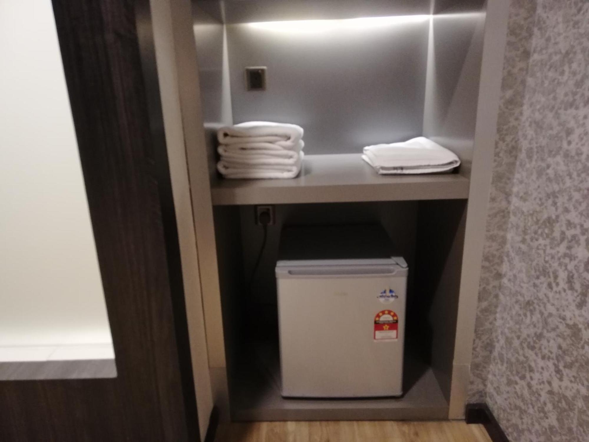 Ease Hotel Кота Кинабалу Екстериор снимка