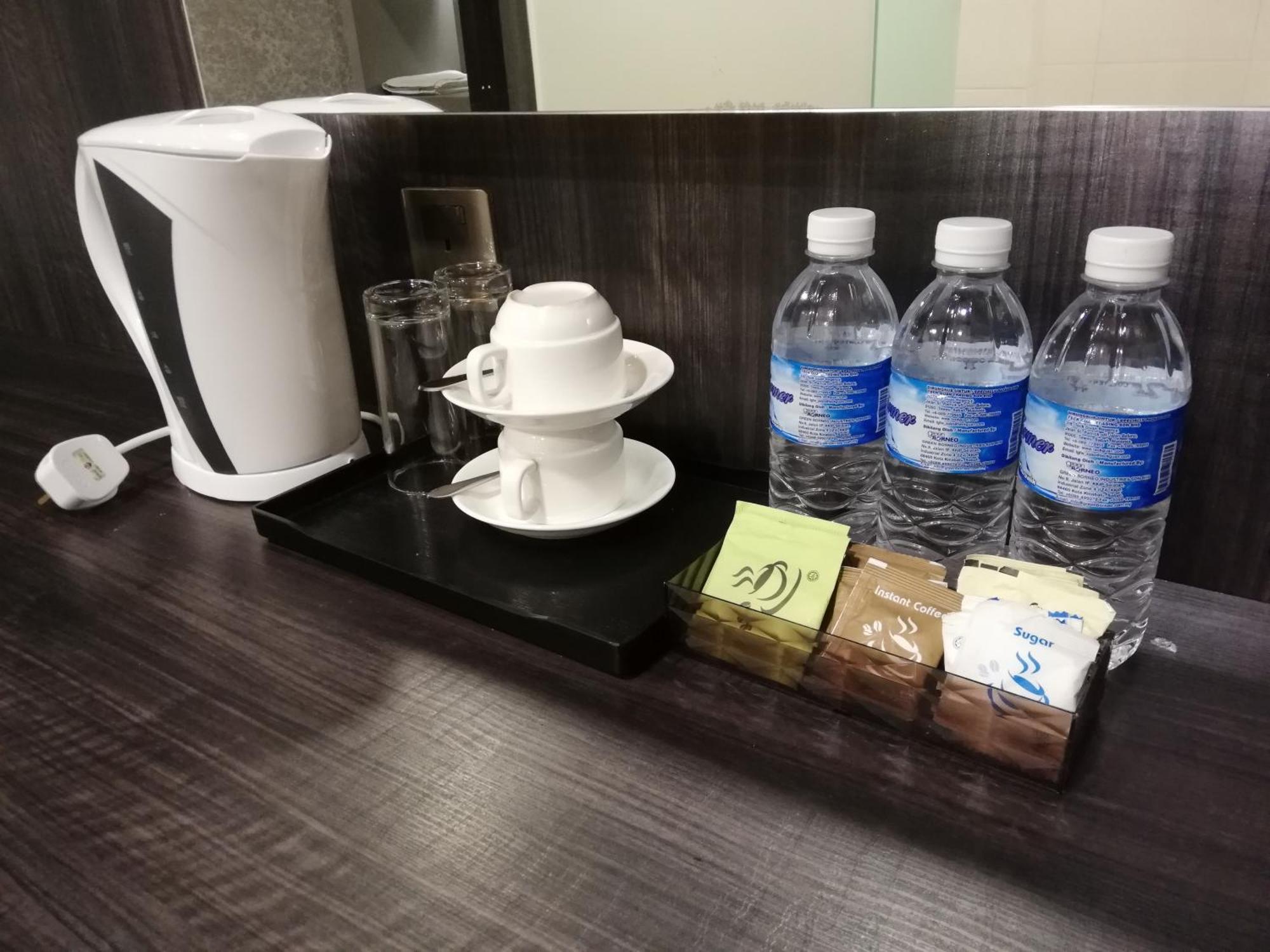 Ease Hotel Кота Кинабалу Екстериор снимка