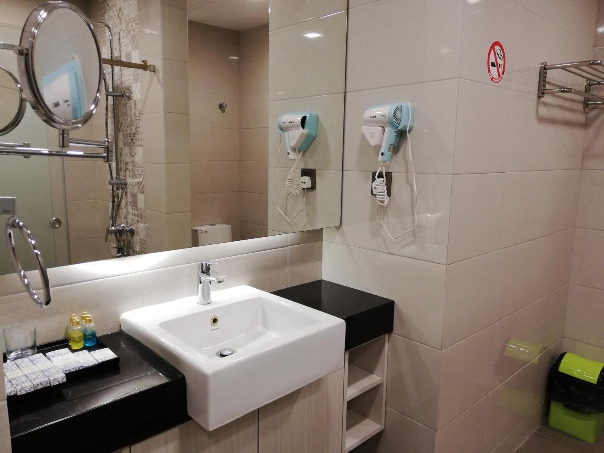 Ease Hotel Кота Кинабалу Екстериор снимка