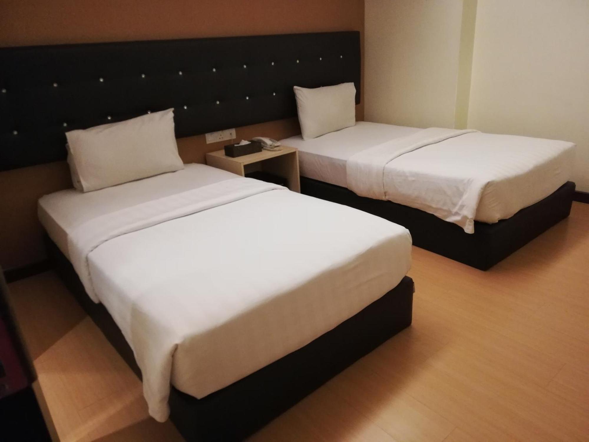 Ease Hotel Кота Кинабалу Екстериор снимка