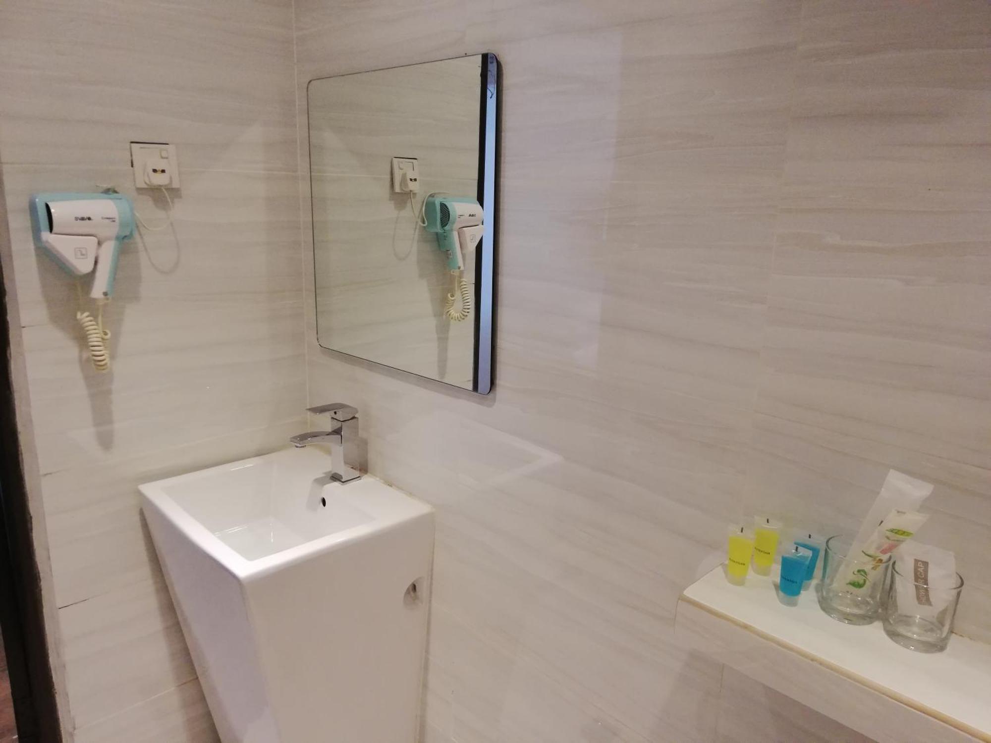 Ease Hotel Кота Кинабалу Екстериор снимка