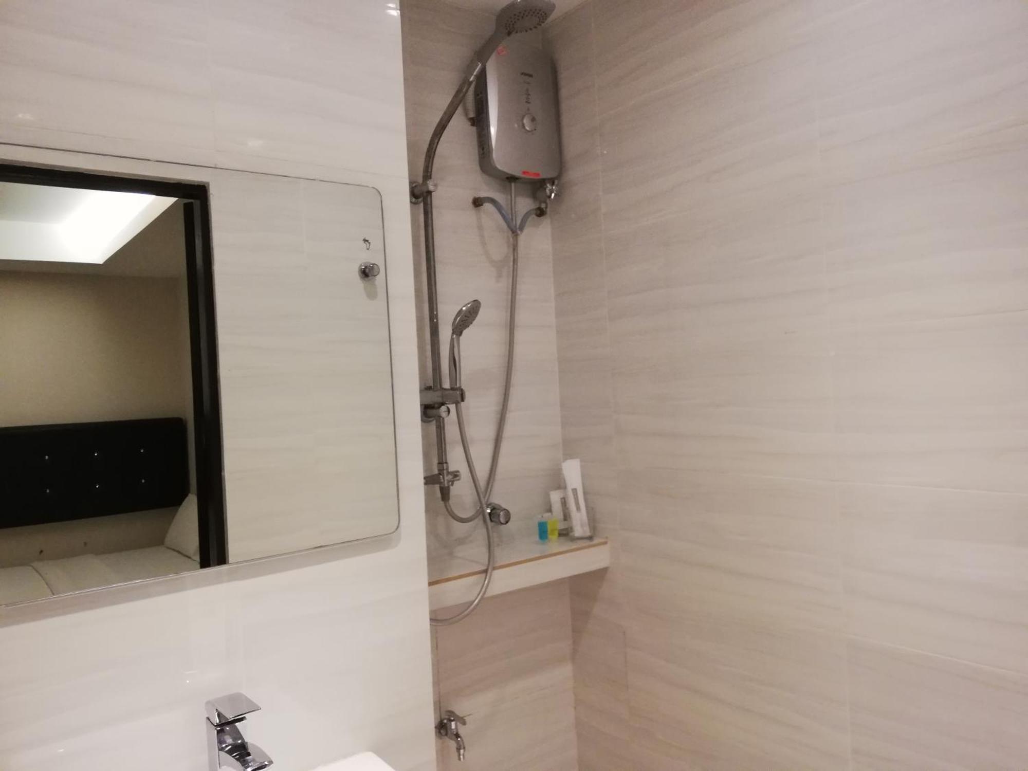 Ease Hotel Кота Кинабалу Екстериор снимка