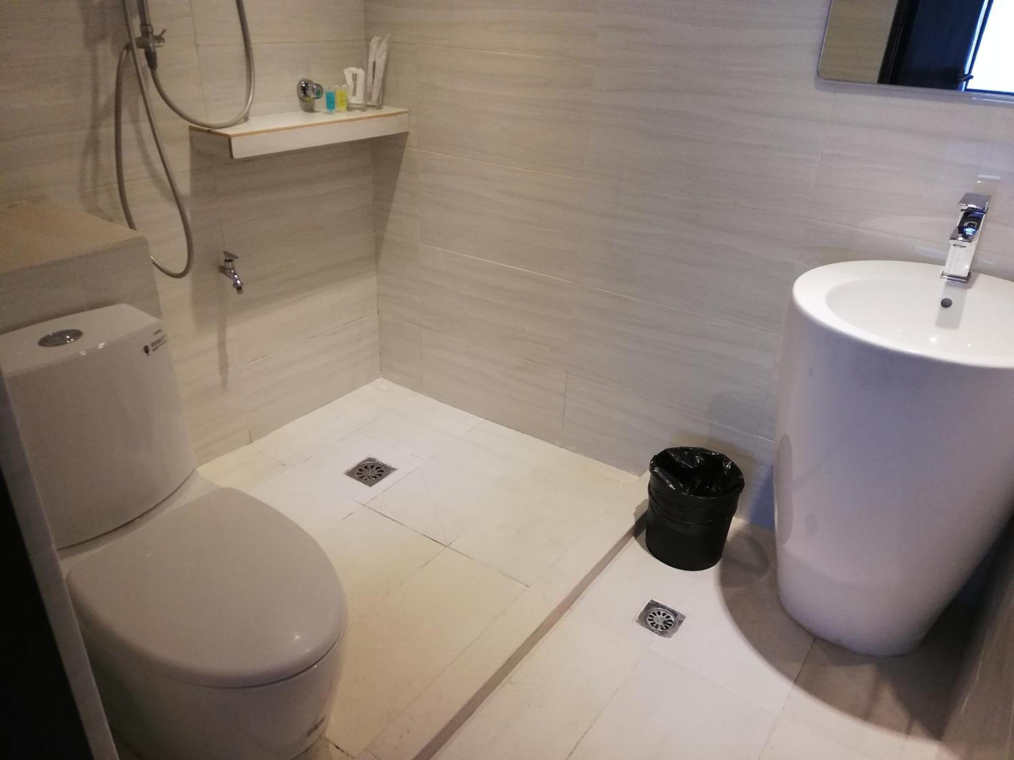 Ease Hotel Кота Кинабалу Екстериор снимка