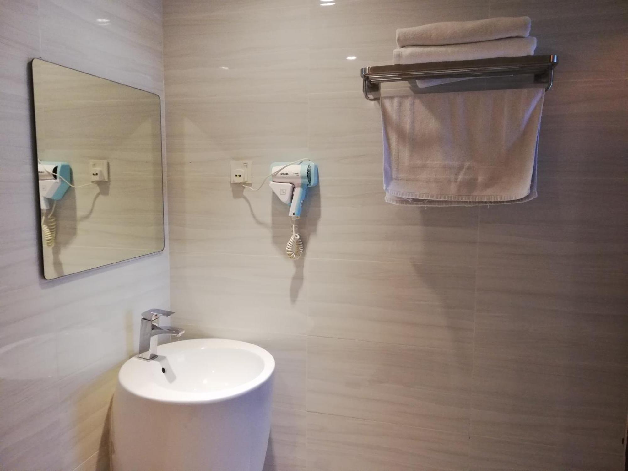 Ease Hotel Кота Кинабалу Екстериор снимка