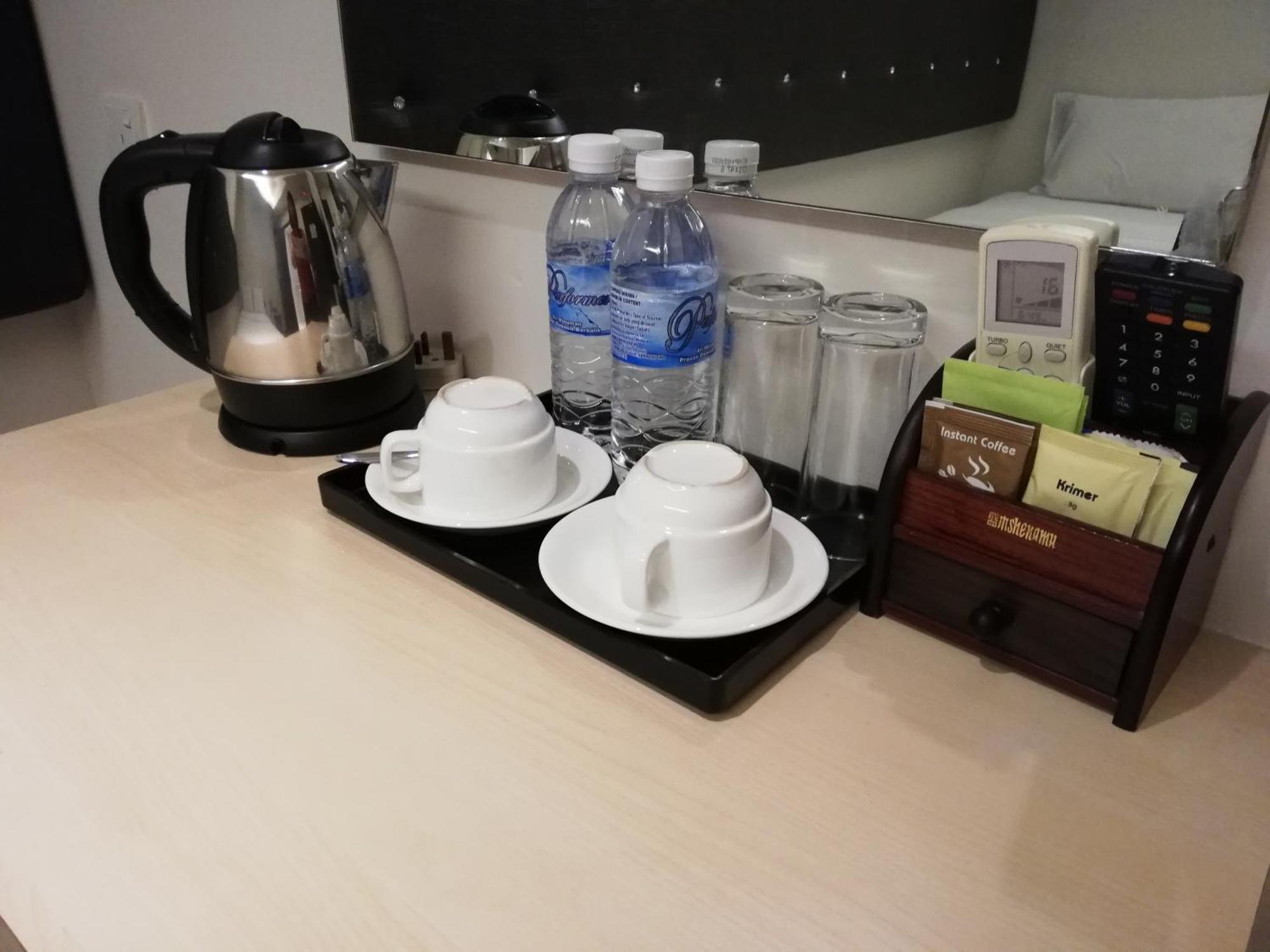 Ease Hotel Кота Кинабалу Екстериор снимка