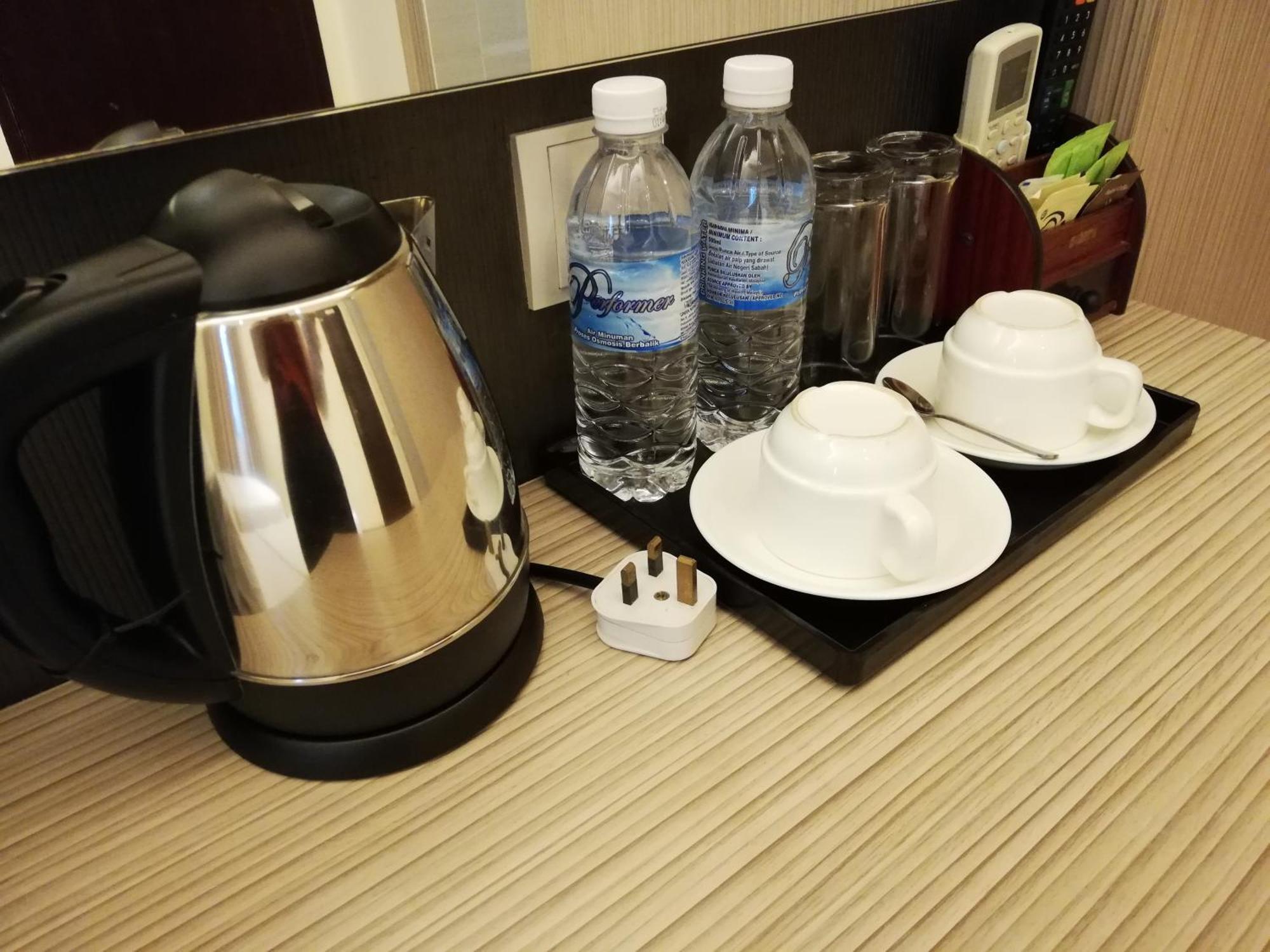 Ease Hotel Кота Кинабалу Екстериор снимка