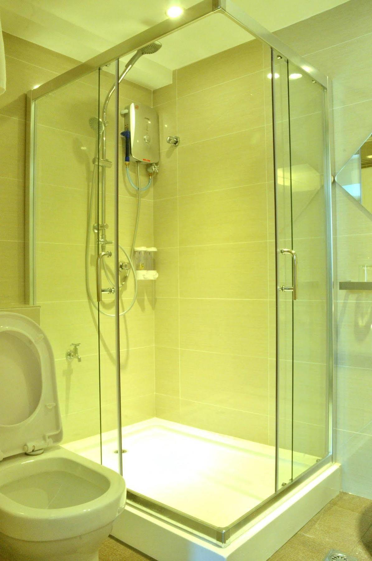 Ease Hotel Кота Кинабалу Екстериор снимка