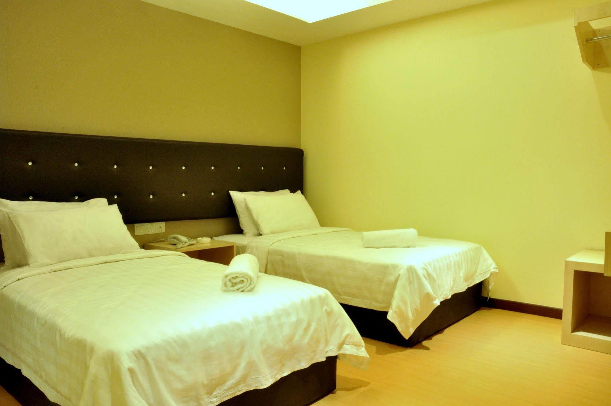 Ease Hotel Кота Кинабалу Екстериор снимка