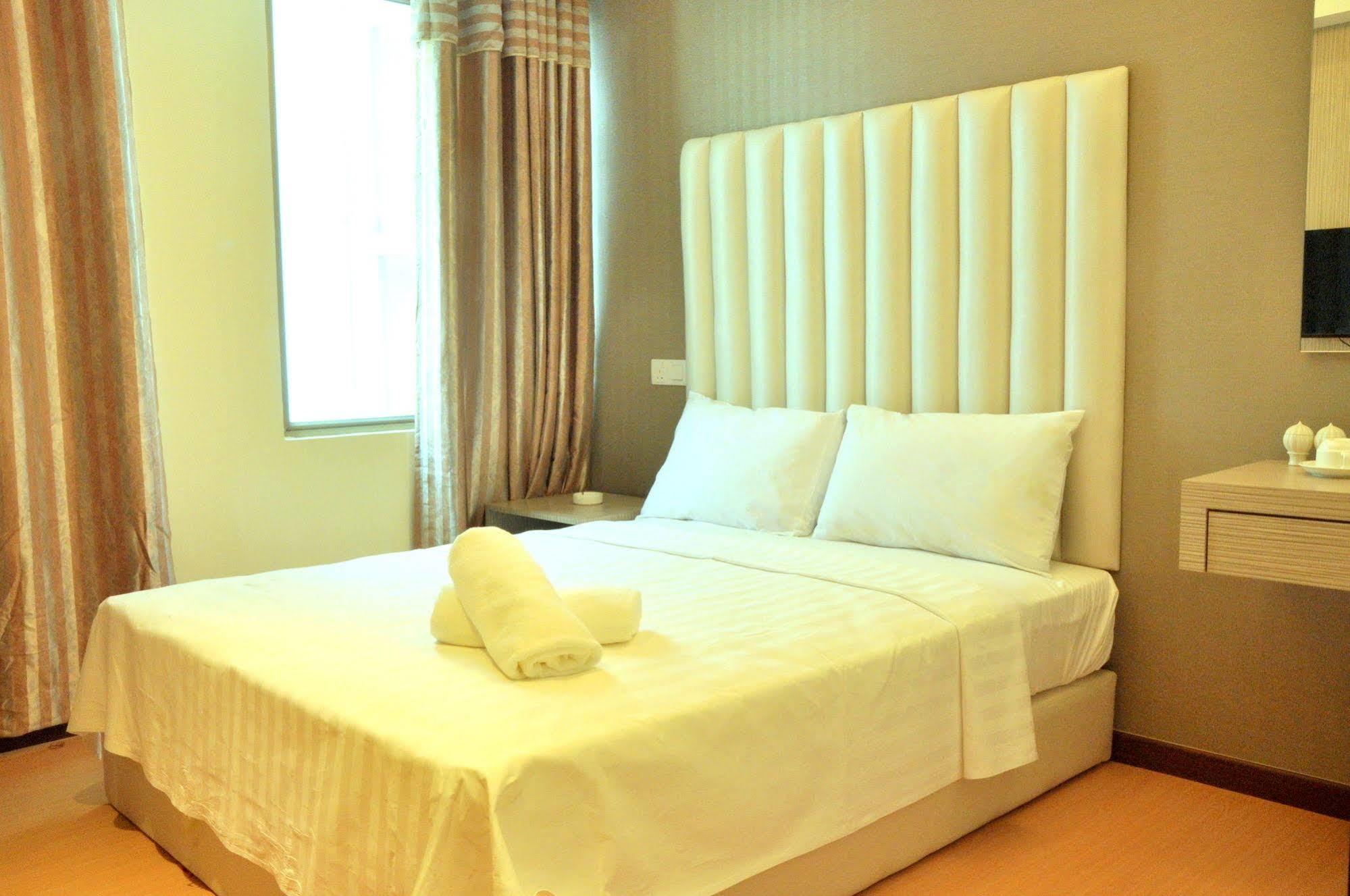 Ease Hotel Кота Кинабалу Екстериор снимка