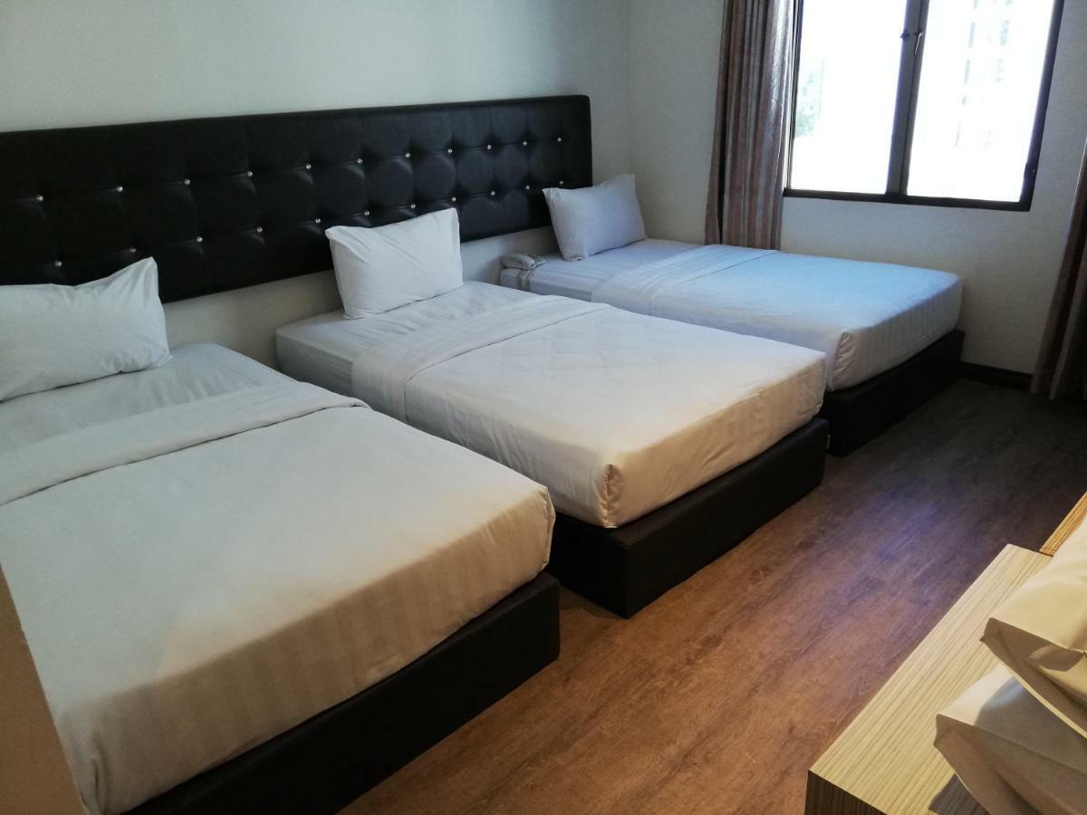 Ease Hotel Кота Кинабалу Екстериор снимка