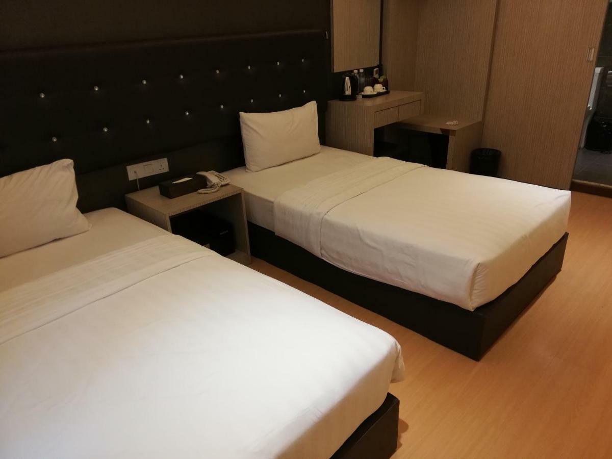 Ease Hotel Кота Кинабалу Екстериор снимка