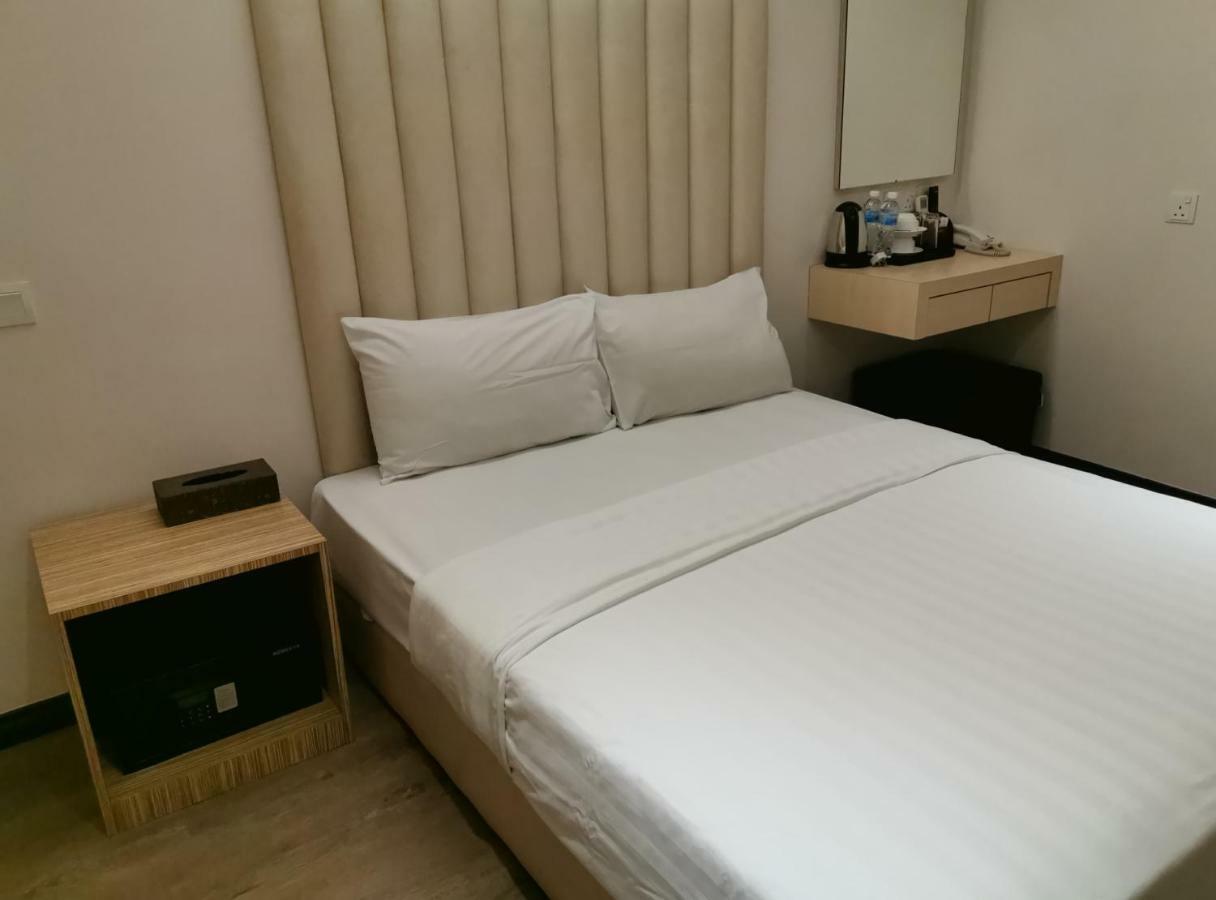 Ease Hotel Кота Кинабалу Екстериор снимка
